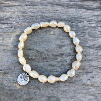 Bracelet en perles de nacre